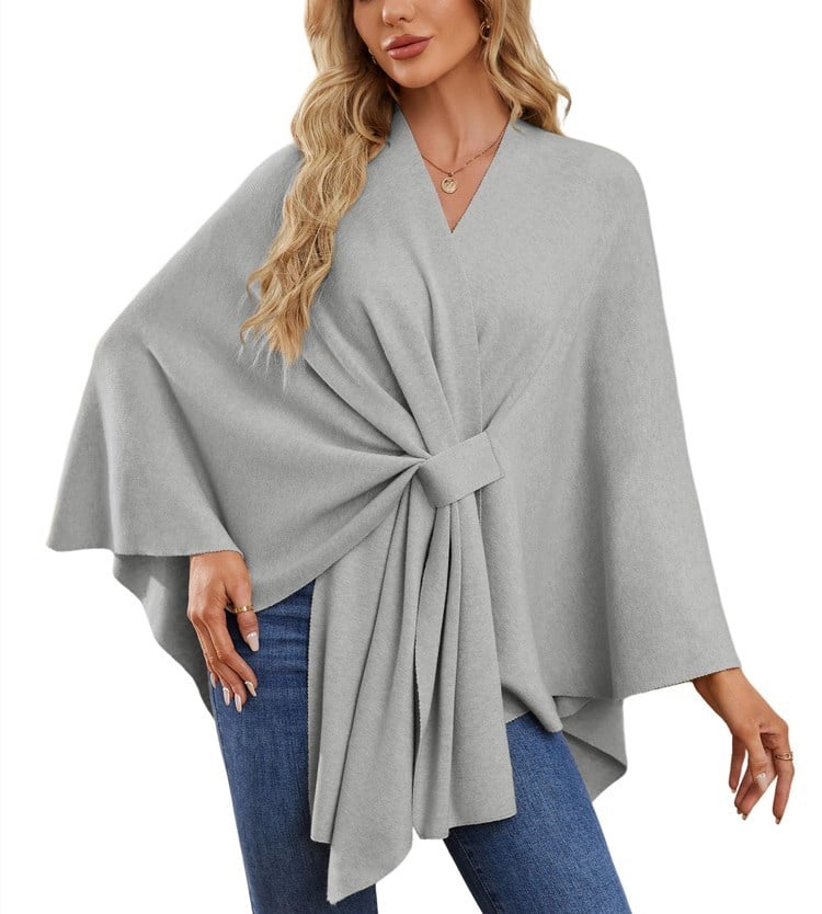 Weicher eleganter Schultertuch-Poncho für gemütliches schickes Schichten