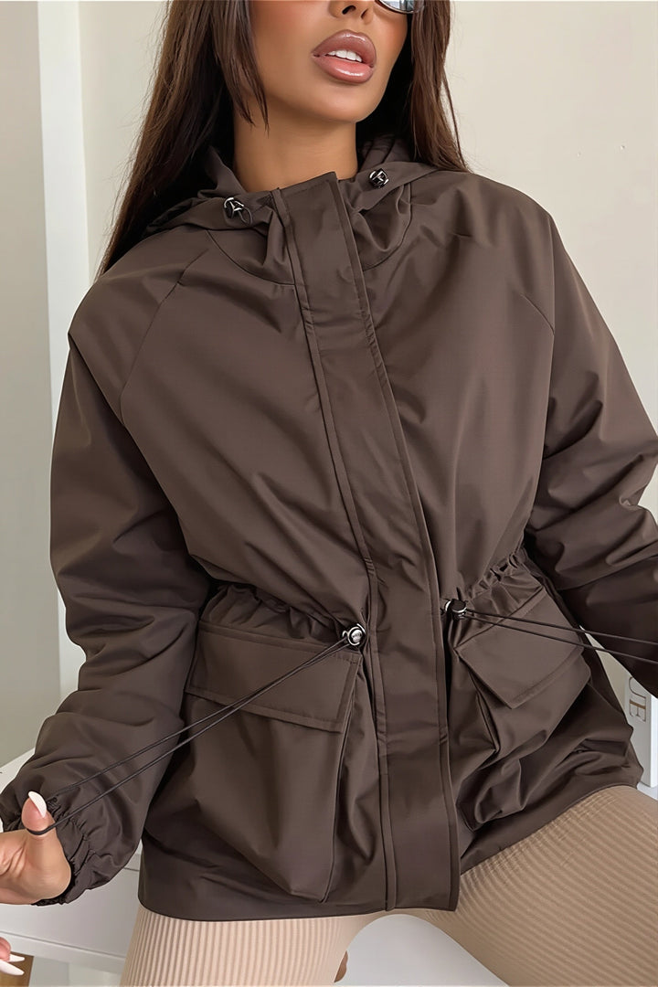 Damen-Utility-Jacke mit Kapuze und Kordelzug in der Vorderansicht