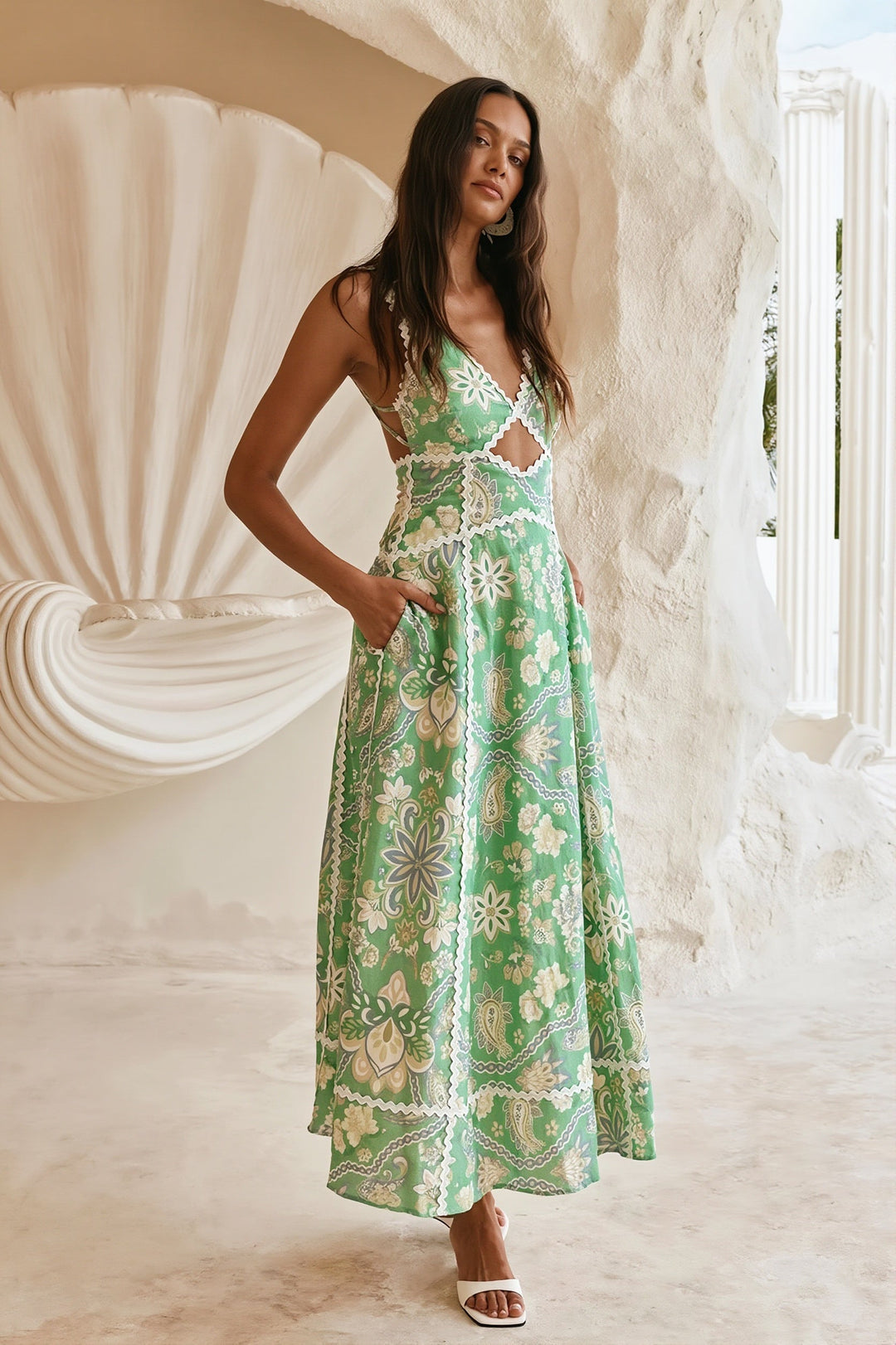 Langes Boho-Kleid für Damen mit floralem Muster und Spitzenbesatz