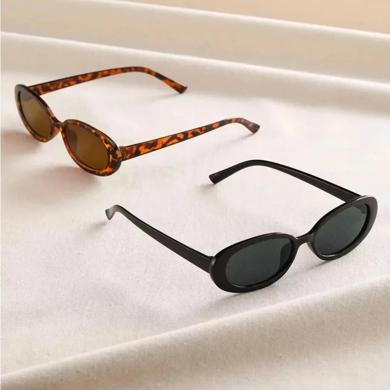 Retro Sonnenbrille mit klarem Glas im Vintage-Stil