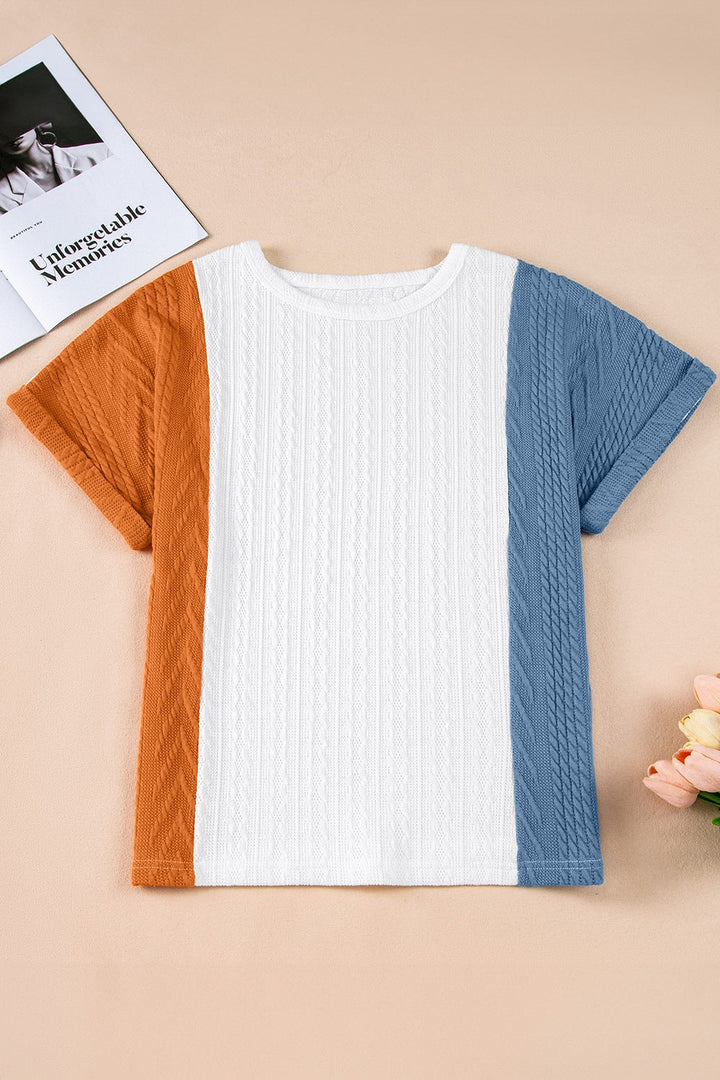Texturiertes T-Shirt mit Farbblock und lässiger Passform