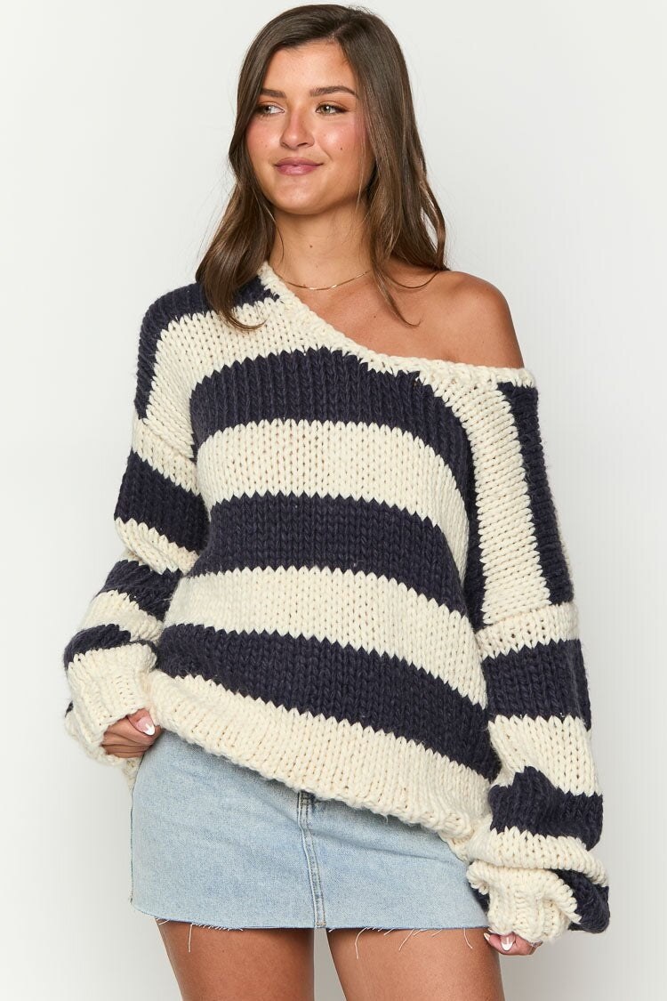 Gemütlicher Schulterfreier Gestreifter Strickpullover für Herbstlagen