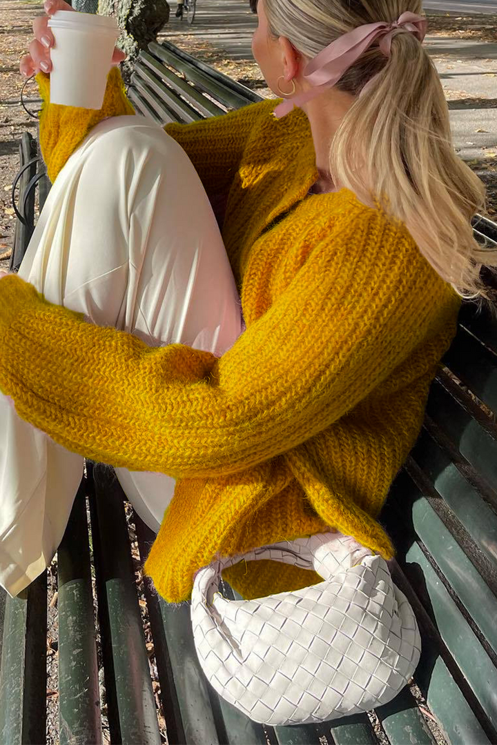 Lässiger Strickpullover mit Knöpfen und Rundhalsausschnitt Außenbekleidung