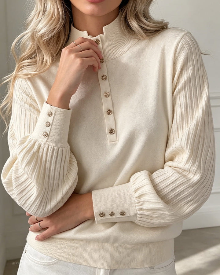 Detailansicht des gerippten Strickmusters am Damenpullover