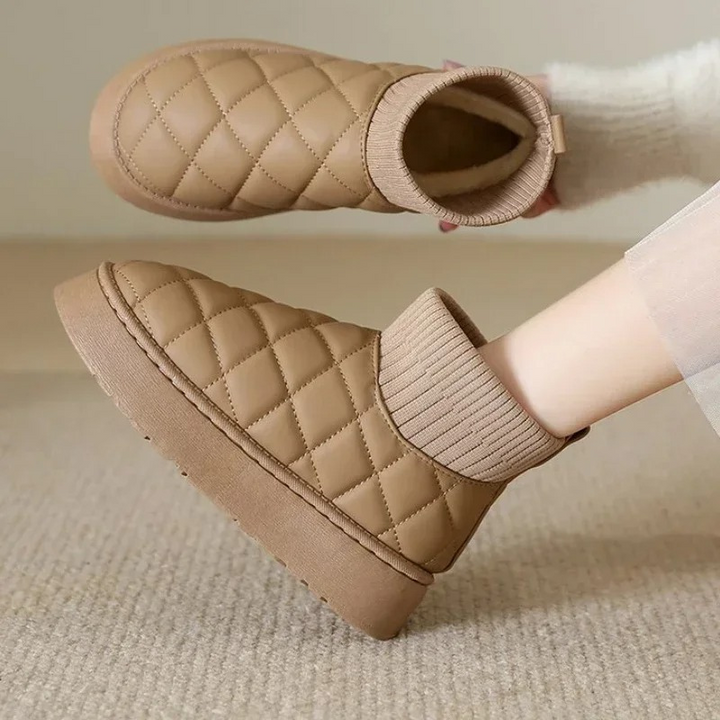 Gemütliche Strick-Socken-Booties mit dicker Sohle und warmer Innenfütterung