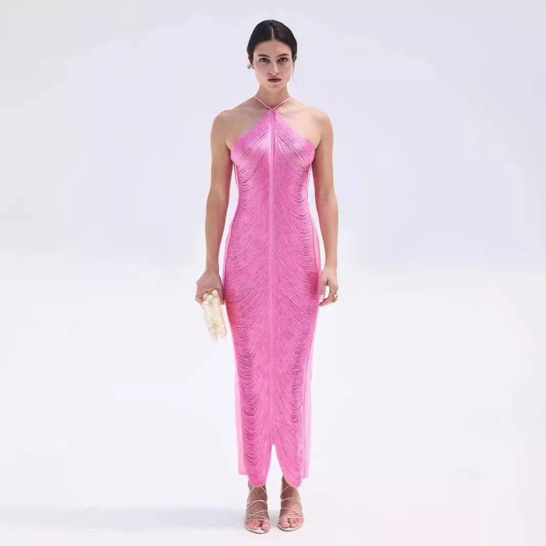 Elegantes Damenlangkleid mit anspruchsvollem Kragen und Schlitz