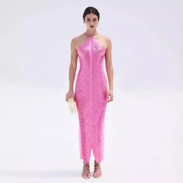 Elegantes Damenlangkleid mit anspruchsvollem Kragen und Schlitz