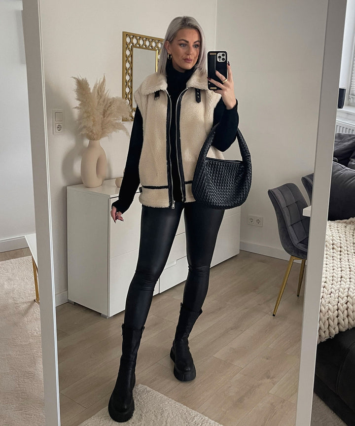 Gemütliche Teddyweste aus Kunstpelz für den Lagen-Look im Winter
