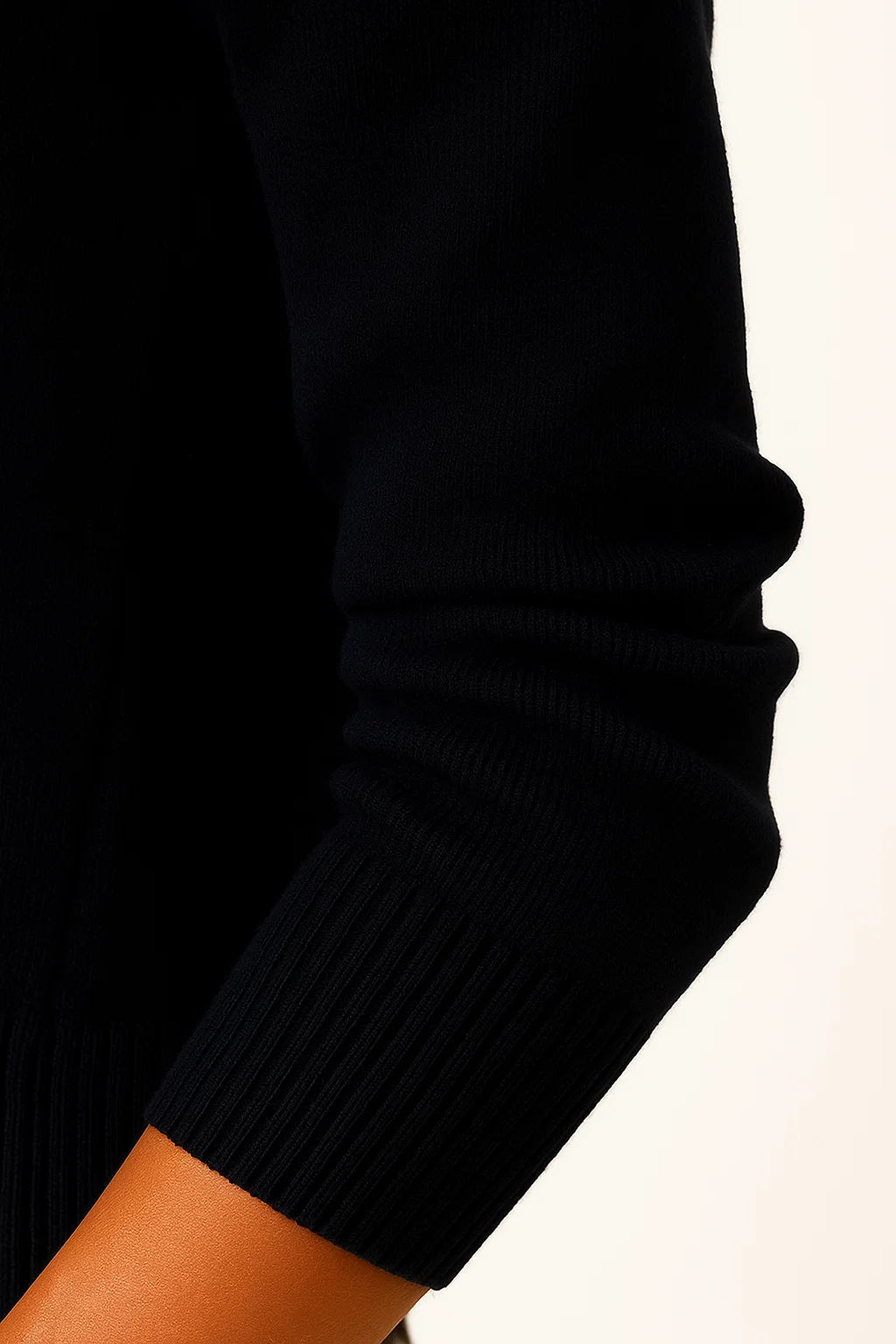 Moderner gemütlicher Cardigan mit langen Ärmeln