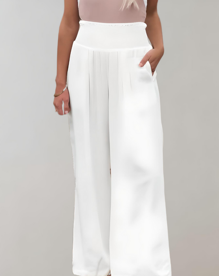 Weite Hose mit hohem Bund und ausgestellten Beinen