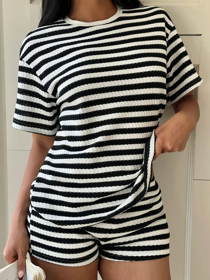 Gestreiftes Rundhals-T-Shirt und Shorts Freizeitset