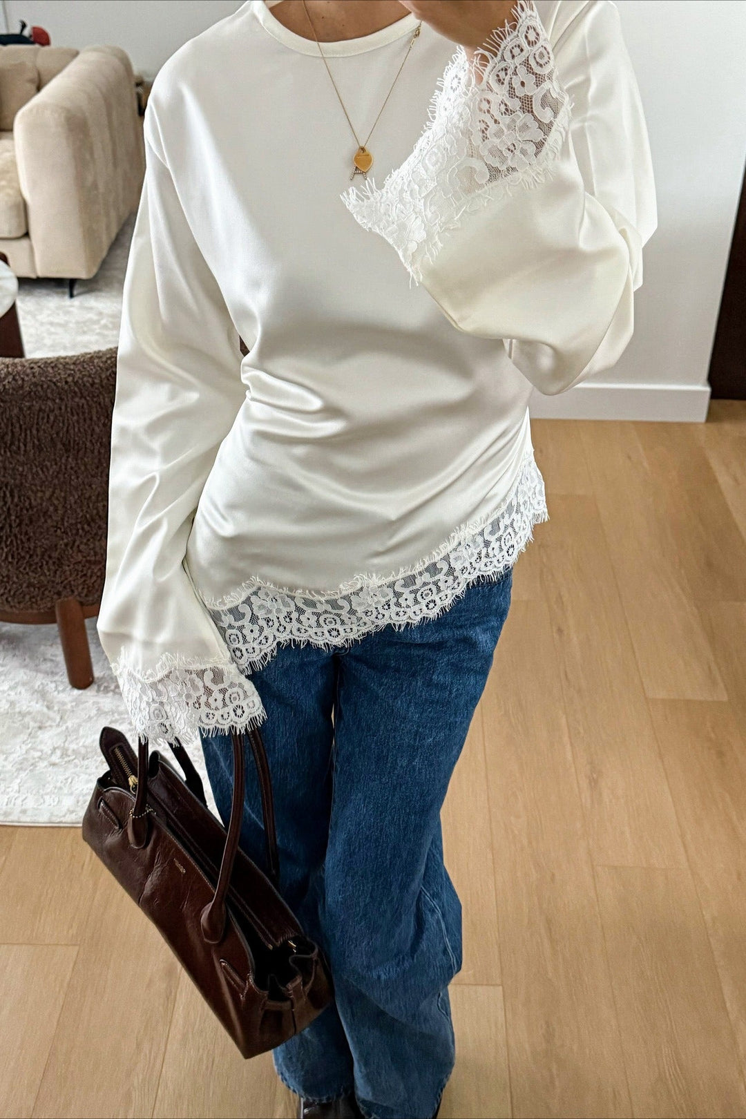 Casual Damenbluse mit femininen Rüschenärmeln und lockerem Schnitt
