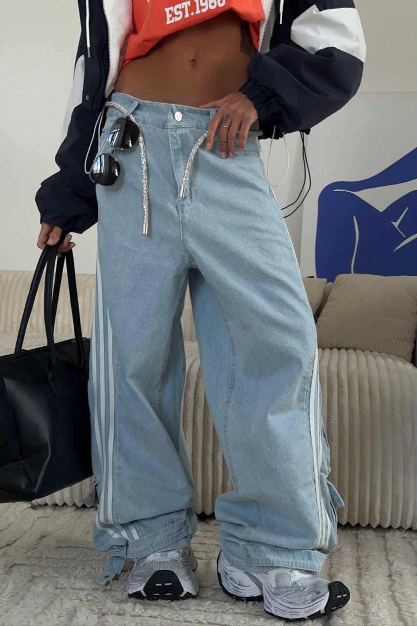 Damen weite gestreifte Denimhose in Frontansicht