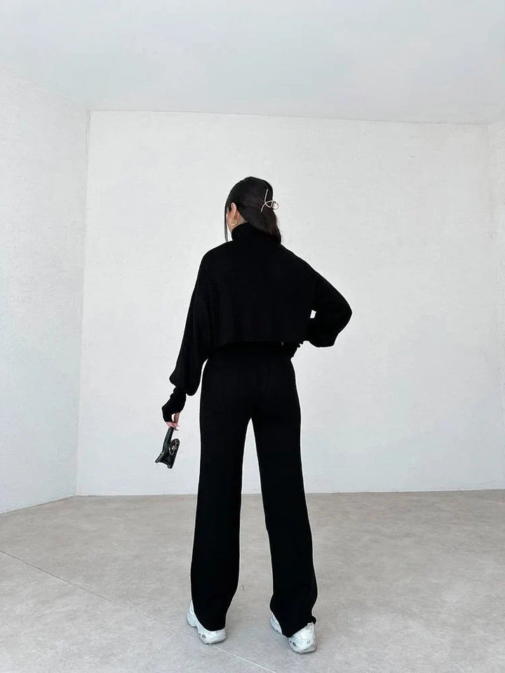 Gemütliches Set aus Strickhandschuhen mit Rollkragen