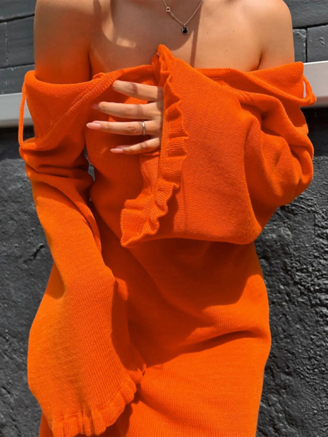 Damen Langarm Strickkleid mit Rückenausschnitt
