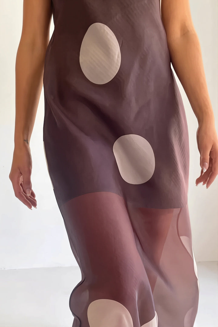 Gepunktetes schulterfreies Maxikleid für Damen in eleganter langer Silhouette