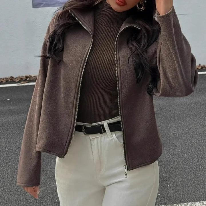 Legere kurze Jacke mit Stehkragen und Reißverschlussverschluss
