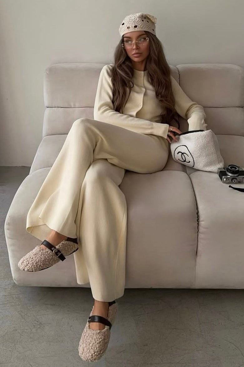 Zweiteiliges Damen-Strickset mit Cardigan und Hose