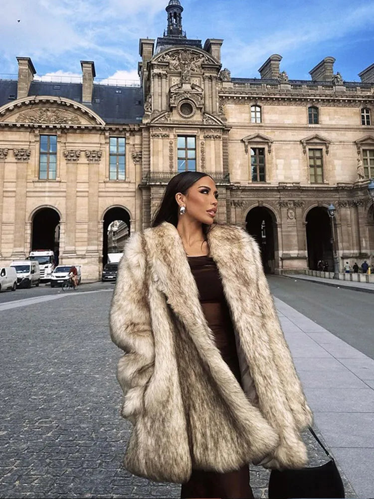 Luxuriöser Plüsch-Kunstpelzmantel