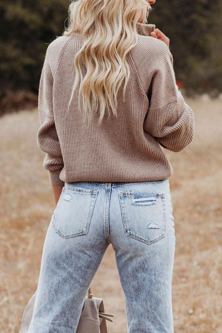 Gemütlicher lässiger Strickpullover mit Reißverschluss und Patchwork-Kragen