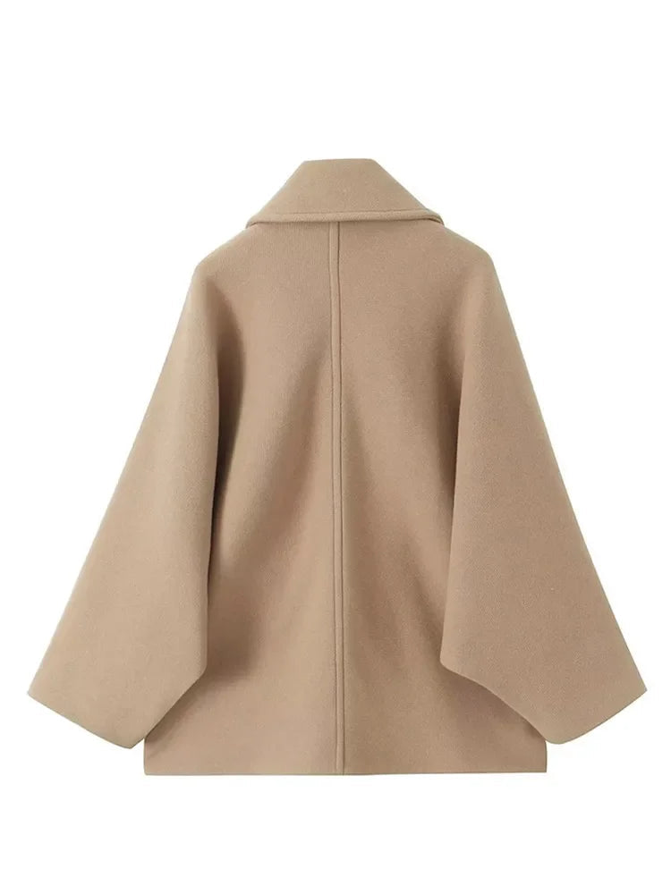 Übergroße Jacke mit umgeschlagenem Kragen und Seitentaschen