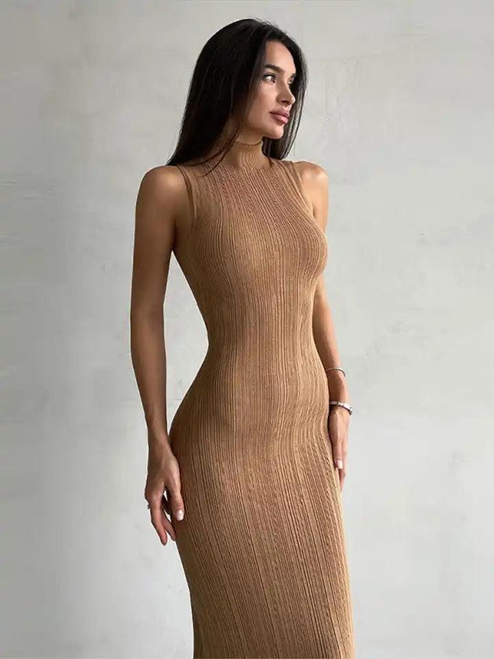 Weiches gestricktes, geripptes Bodycon-Midikleid