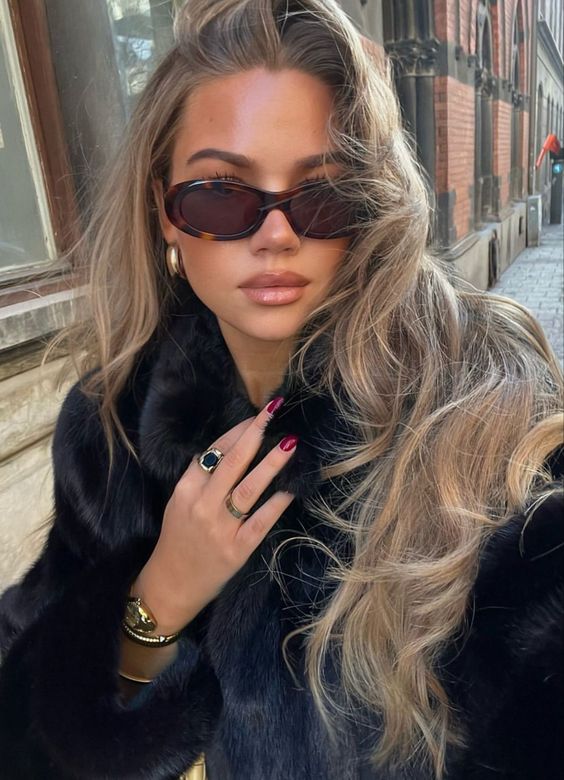 Retro Sonnenbrille mit klarem Glas im Vintage-Stil