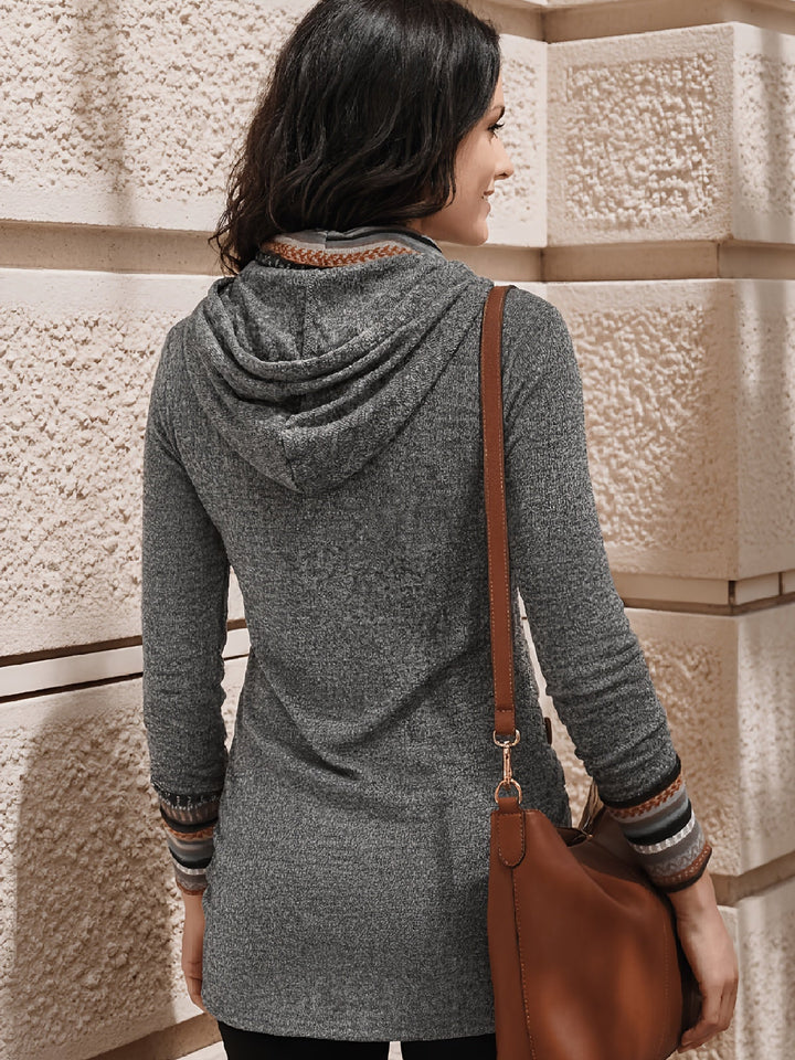 Damenpullover mit Stehkragen und modernem, strukturiertem Design