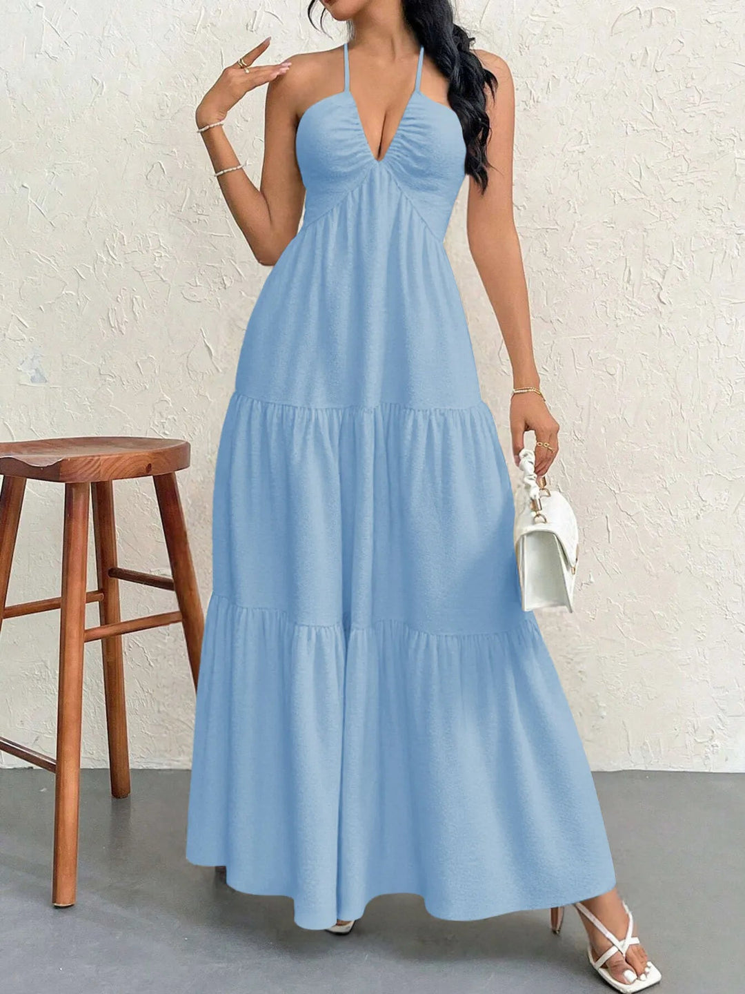 Maxikleid mit Neckholder und Stufen aus transparentem Polyester