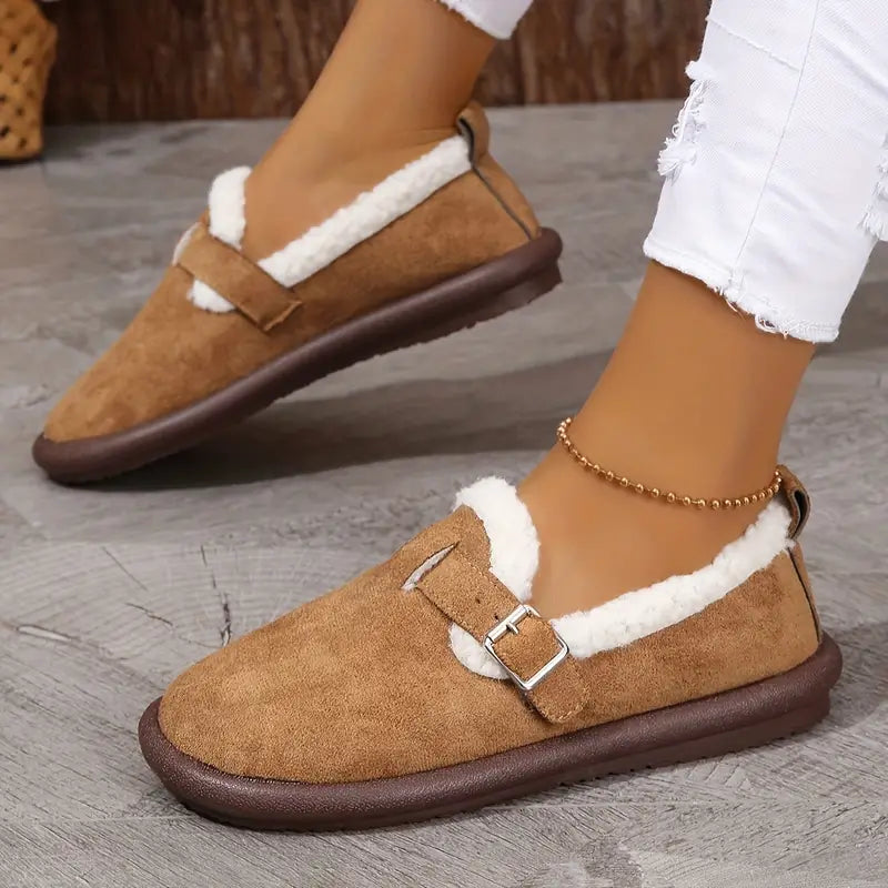 Gemütliche gefütterte Slip-On Ballerinas mit Schnallenriemen