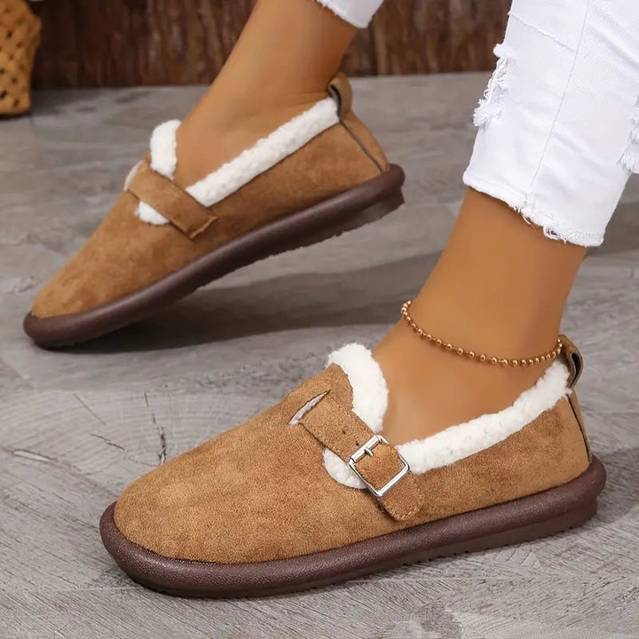 Gemütliche gefütterte Slip-On Ballerinas mit Schnallenriemen