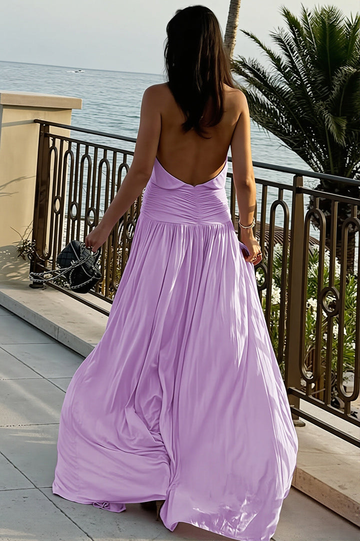 Detailansicht der Raffungen am Damen Maxikleid mit elegantem Fall