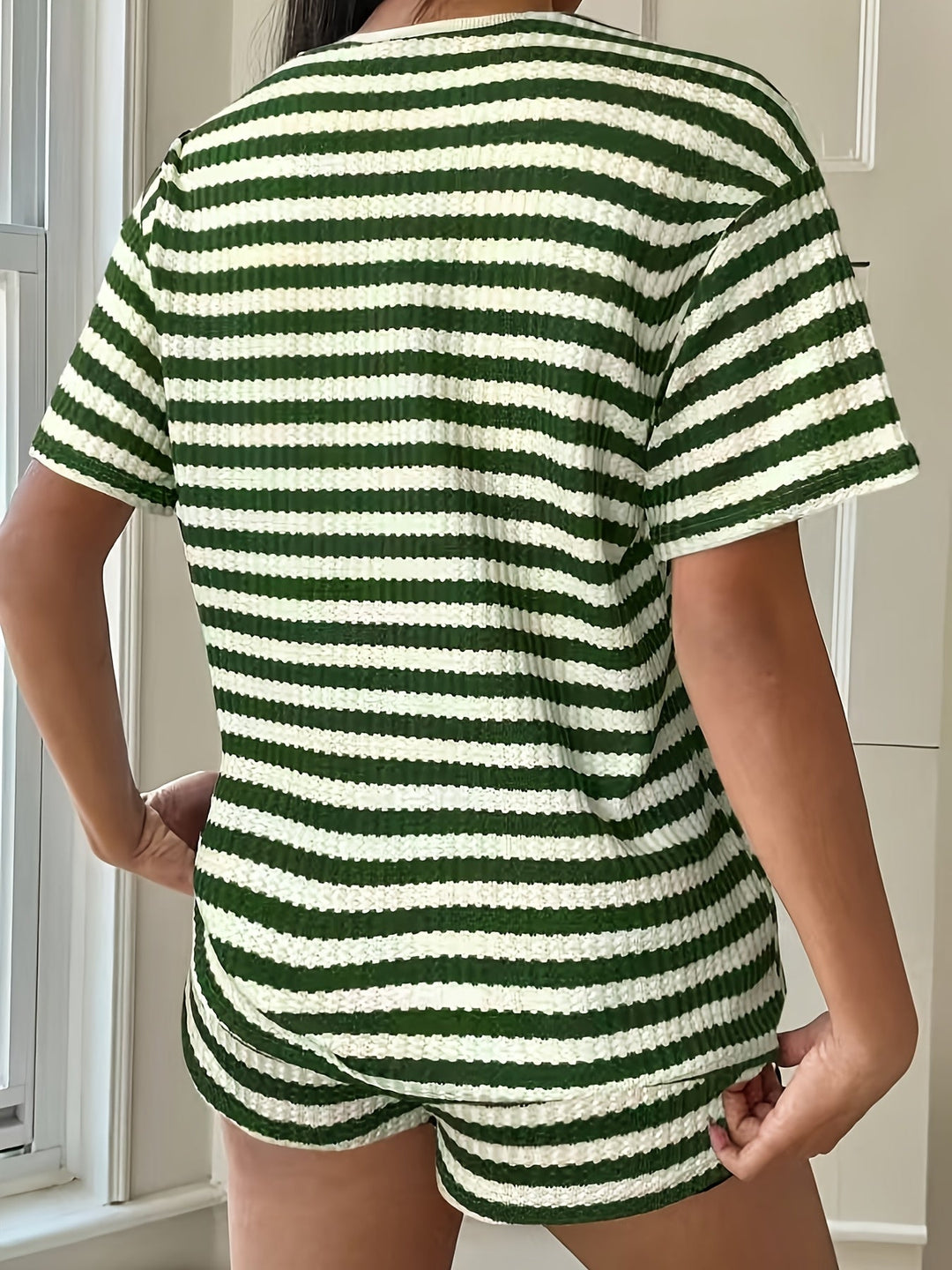 Gestreiftes Rundhals-T-Shirt und Shorts Freizeitset