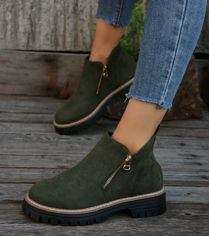 Damen-Stiefelette mit erhöhtem Plateau und geschlossenem Schaft