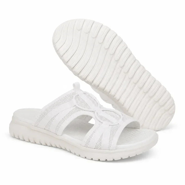 Damen Schlupfsandalen mit breiter Passform, Ansicht von schräg vorn