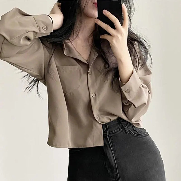 Damenlockere Baumwollbluse mit einem Knopf Weiß