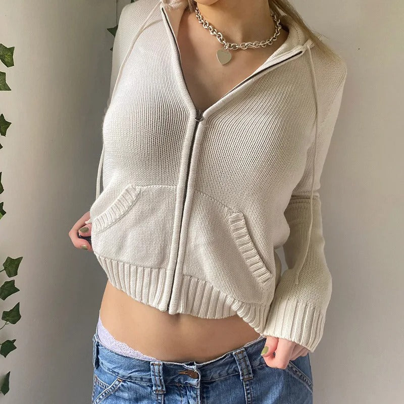 Gemütlicher Kapuzenstrickcardigan mit Knopfleiste vorne
