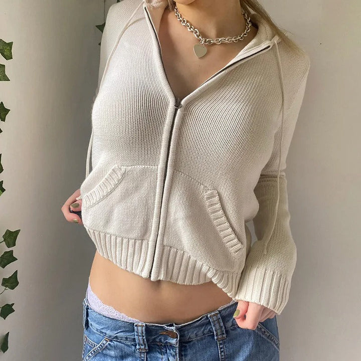 Gemütlicher Kapuzenstrickcardigan mit Knopfleiste vorne