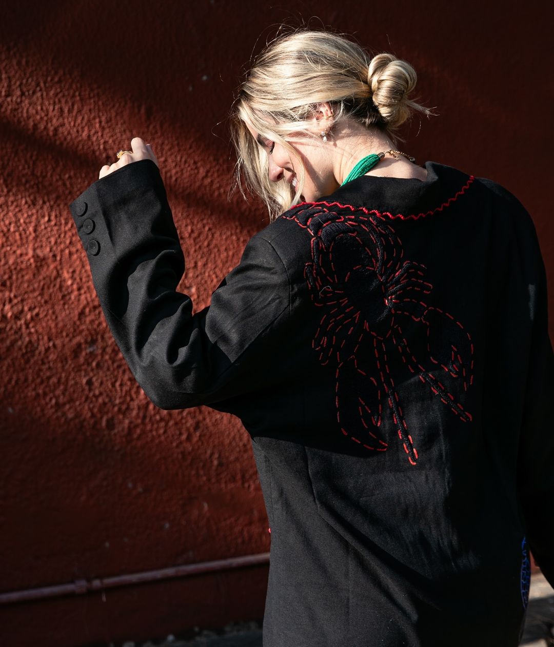 Schicker Blazer mit Hummerprint für Küstenstil