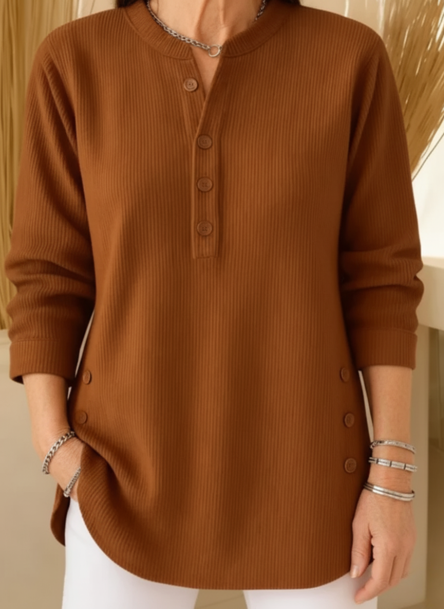 Gemütlicher Pullover mit schickem Knopfdetail
