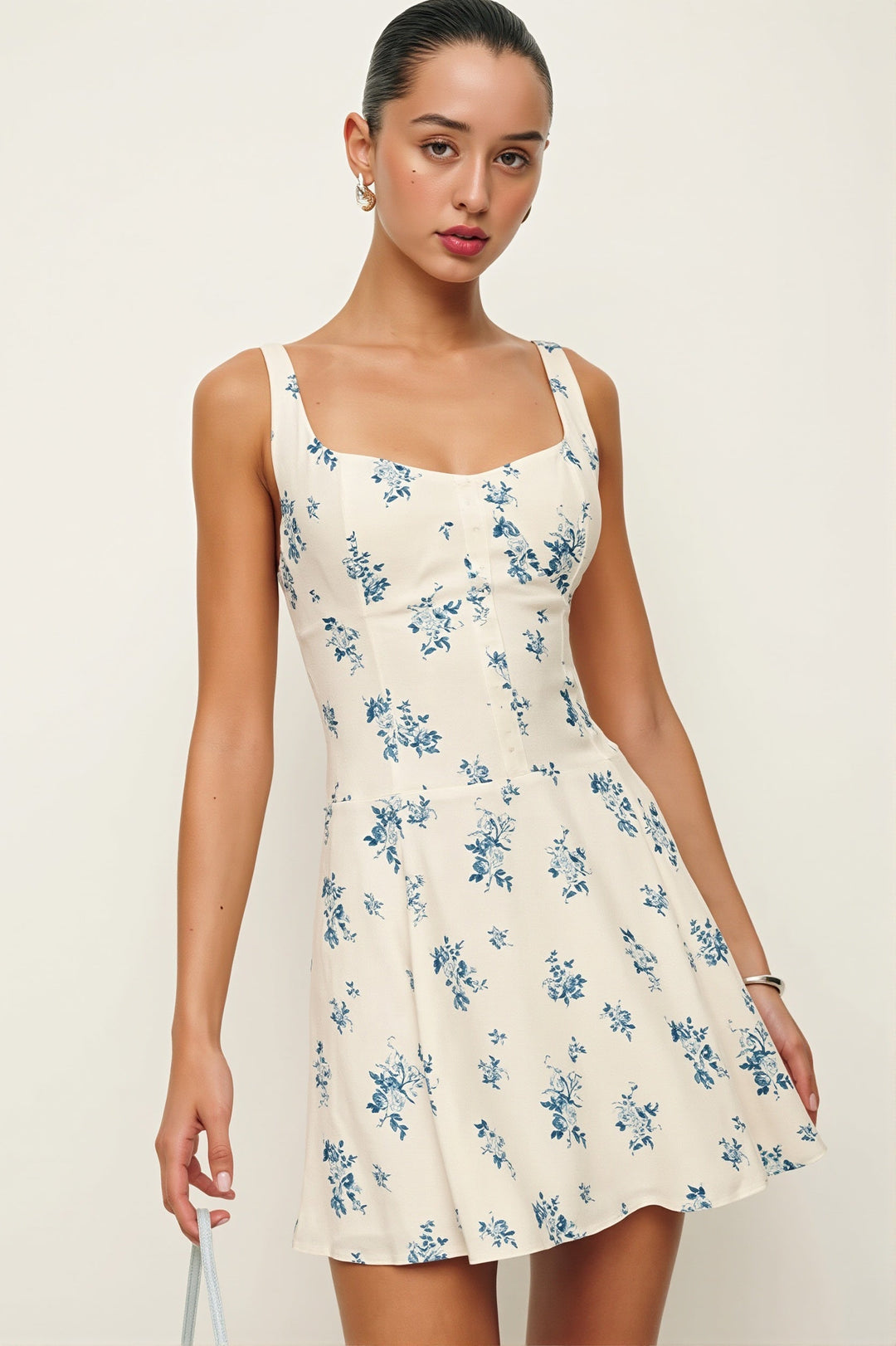 Damen Minikleid mit Blumenprint und A-Linie in Vorderansicht