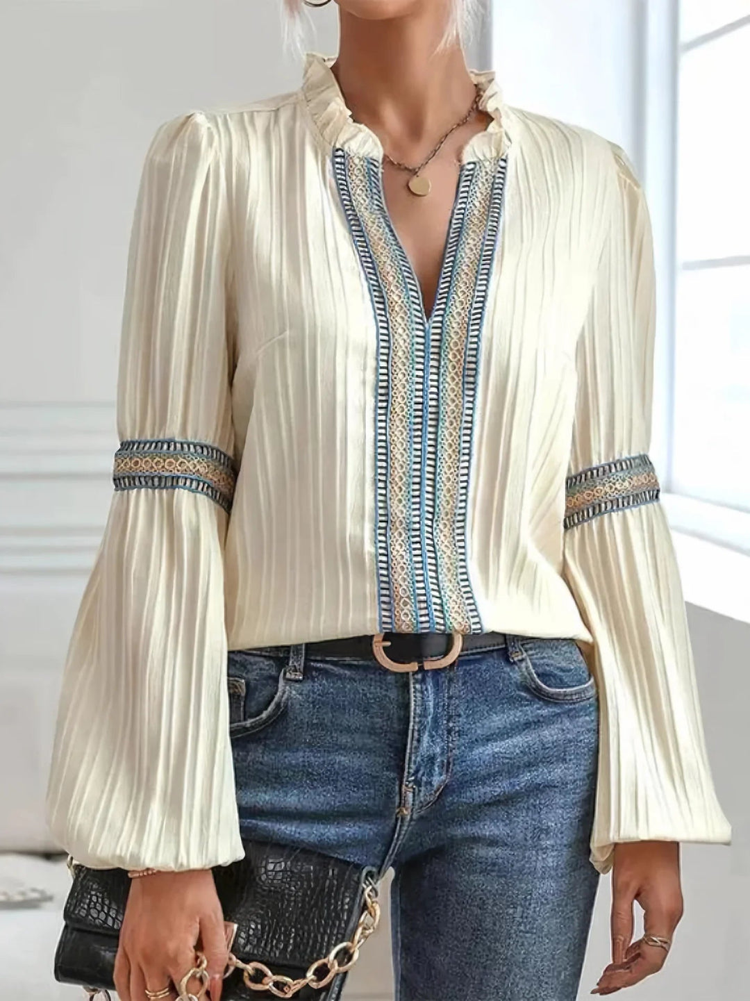 Elegante Damenbluse mit V-Ausschnitt