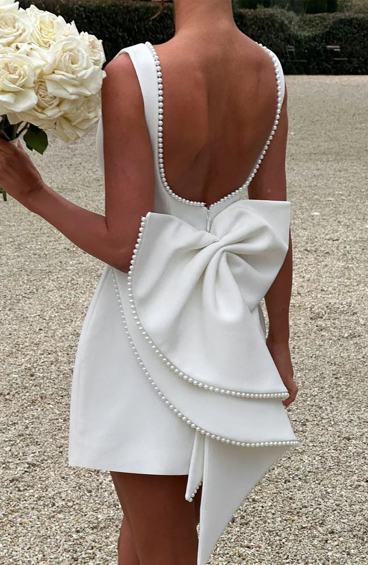 Cocktailkleid für Damen mit Schleifenrücken