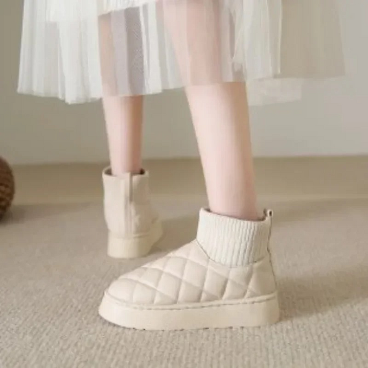 Gemütliche Strick-Socken-Booties mit dicker Sohle und warmer Innenfütterung