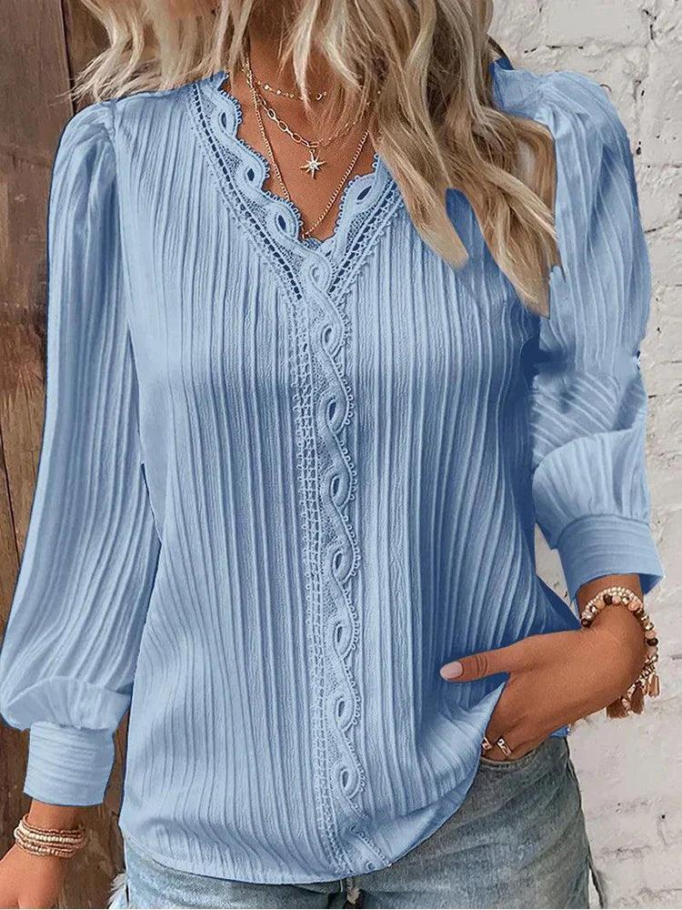 Damenbluse aus Chiffon mit Spitzenbesatz