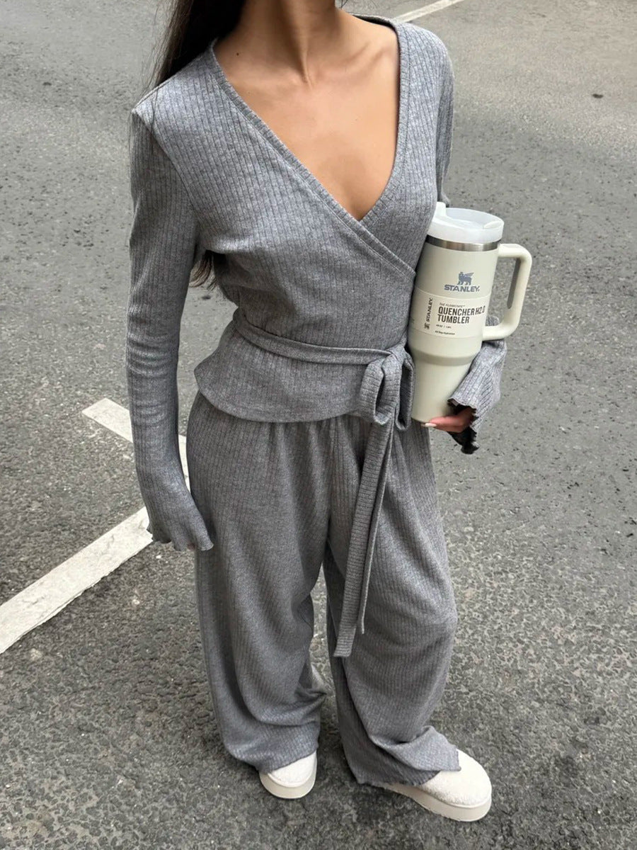 Graues geripptes Strick-Crop-Top und Hose mit weitem Bein Set