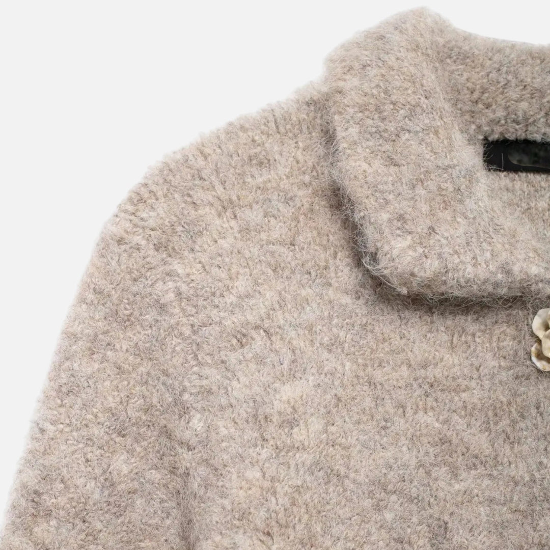 Gemütlicher Strickcardigan mit Blumenmuster für schicke Herbstmode