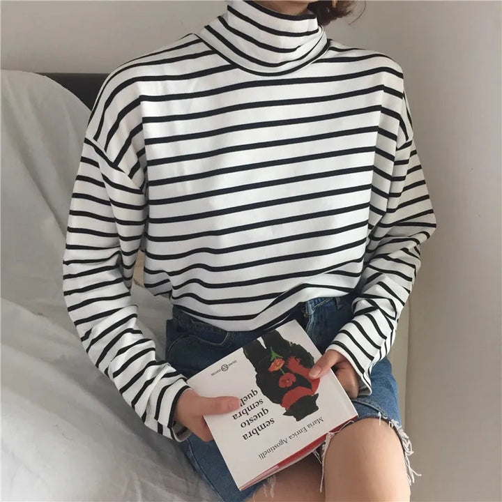 Damen locker sitzende gestreifte Rollkragenbluse, leichtgewichtige