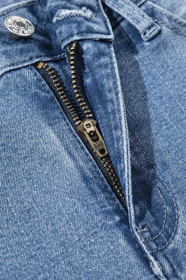 Jeans mit rohem Saum, weitem Bein und Taschen