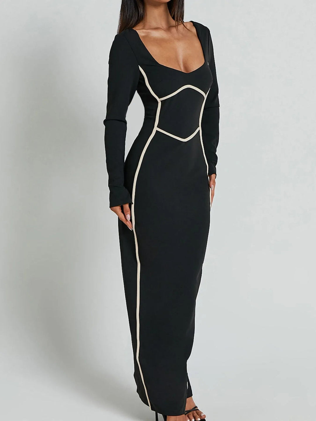 Maxikleid mit Kontrastbesatz, langärmlig und figurbetont